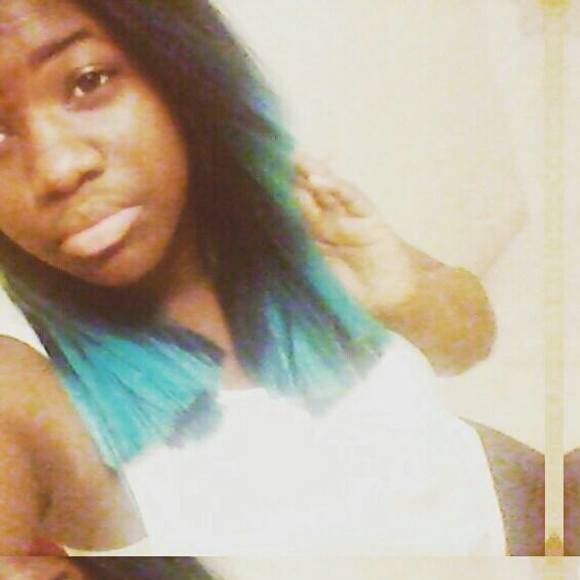 Meet your Posher, Acacia - Picture 1 of 1